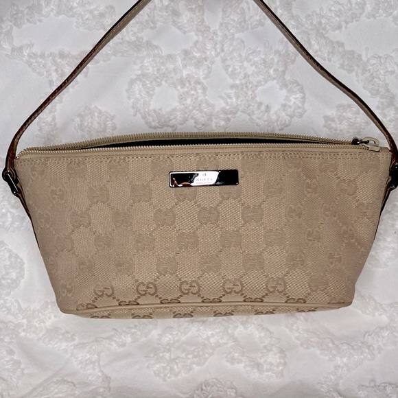 Gucci Handbags - Gucci Boat Pochette Mini Shoulder Bag - ✨STUNNING✨